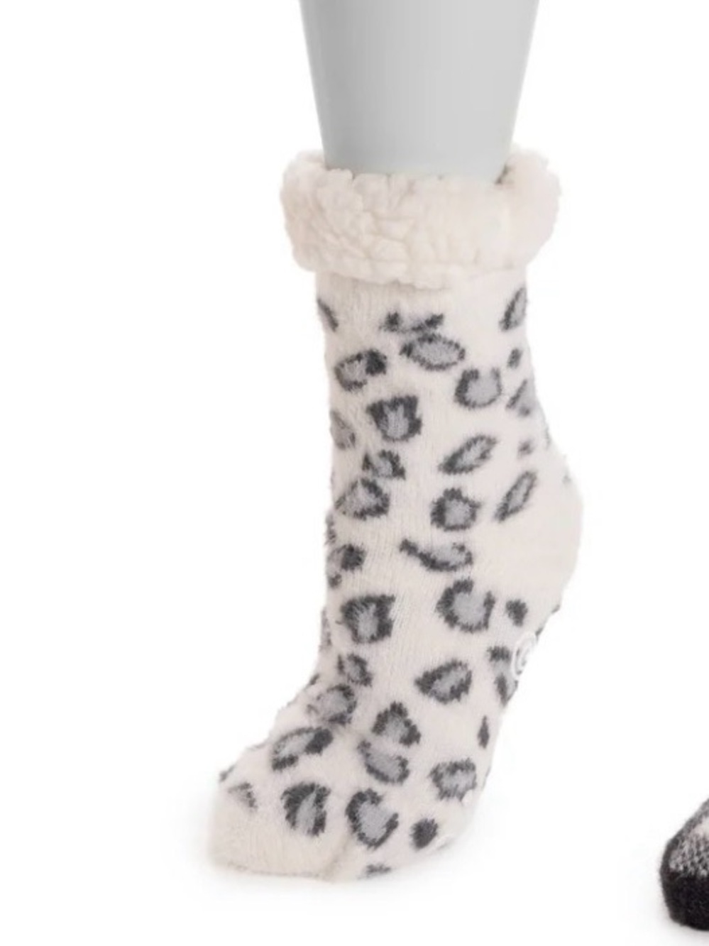 NWOT MUK LUKS | Cozy White Grey Leopard Fuzzy Sherpa Lined Non Skid Socks